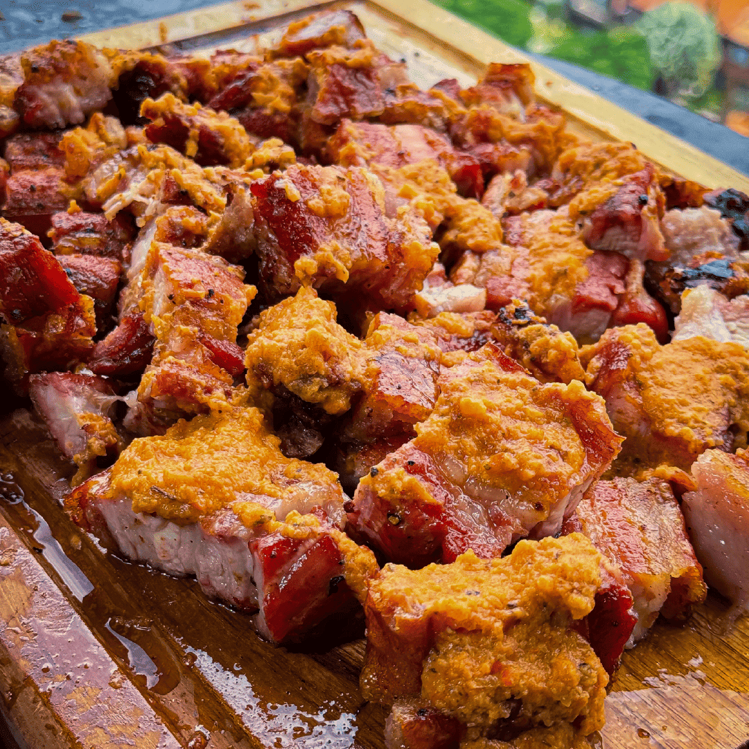 Chicharron al HUMO BARRIL con salsa 
Listo para servir